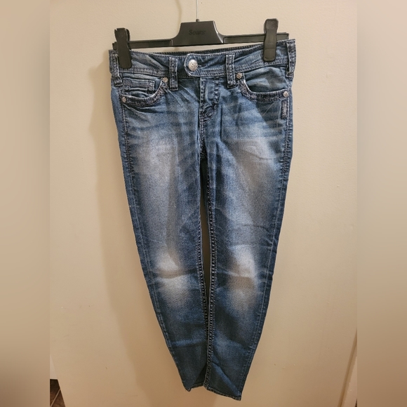 Silver Tuesday gorgeous jeans for women. Size 28 - Picture 3 of 10